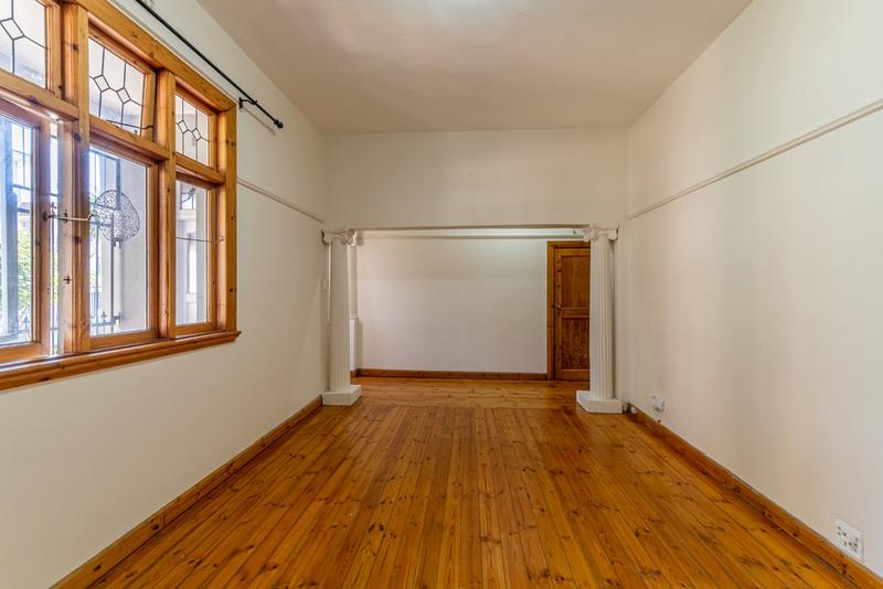 2 Bedroom Property for Sale in Vredehoek Western Cape